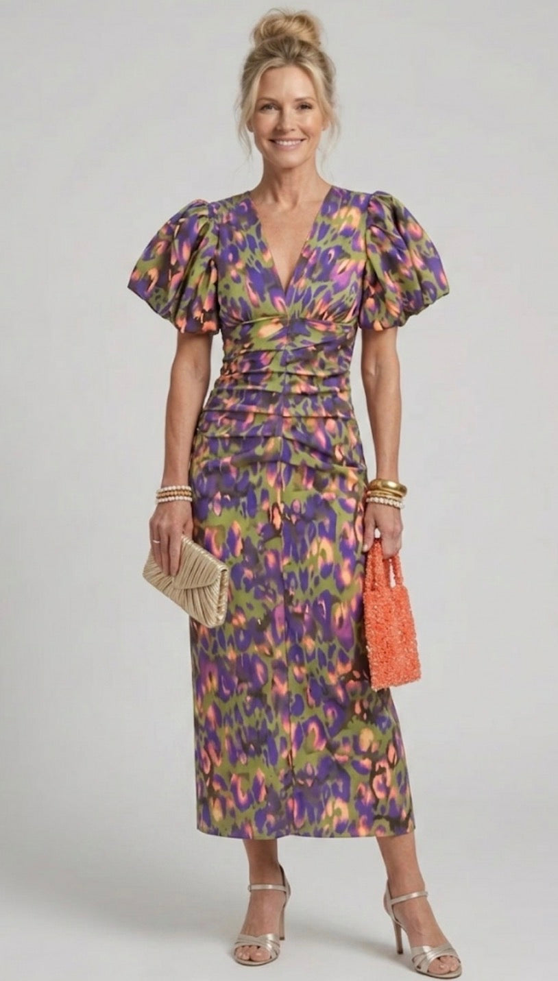 Ursula | Vestido midi plisado vibrante con hombros esculpidos